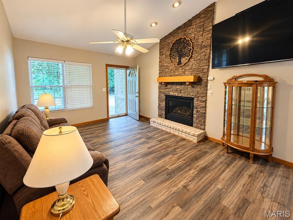 720-722 Brittany Court Property Photo 3