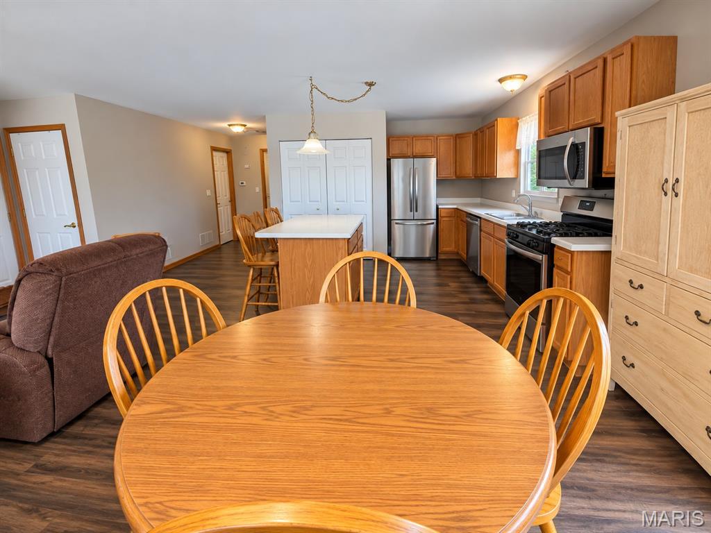720-722 Brittany Court Property Photo 23