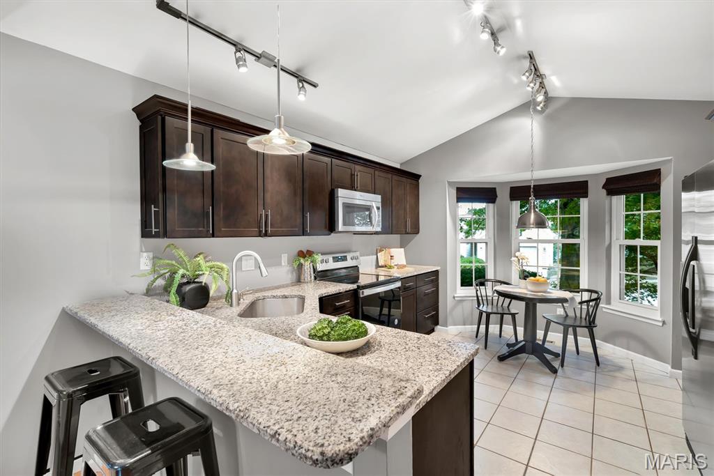1843 Strawberry Ridge Drive Property Photo 8
