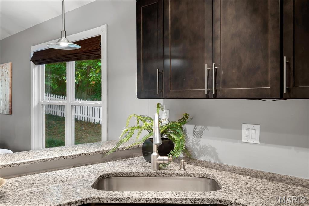 1843 Strawberry Ridge Drive Property Photo 10