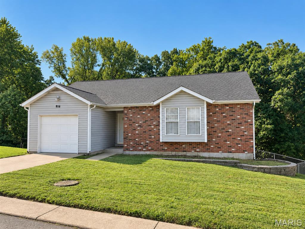 916 Mill Creek Drive Property Photo 1