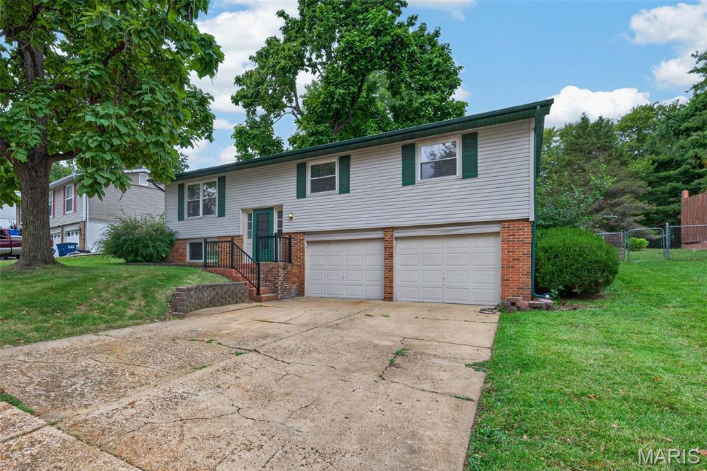 1129 Yorktown Drive Property Photo 1