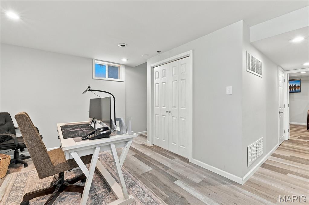 26061927 Property Photo 27