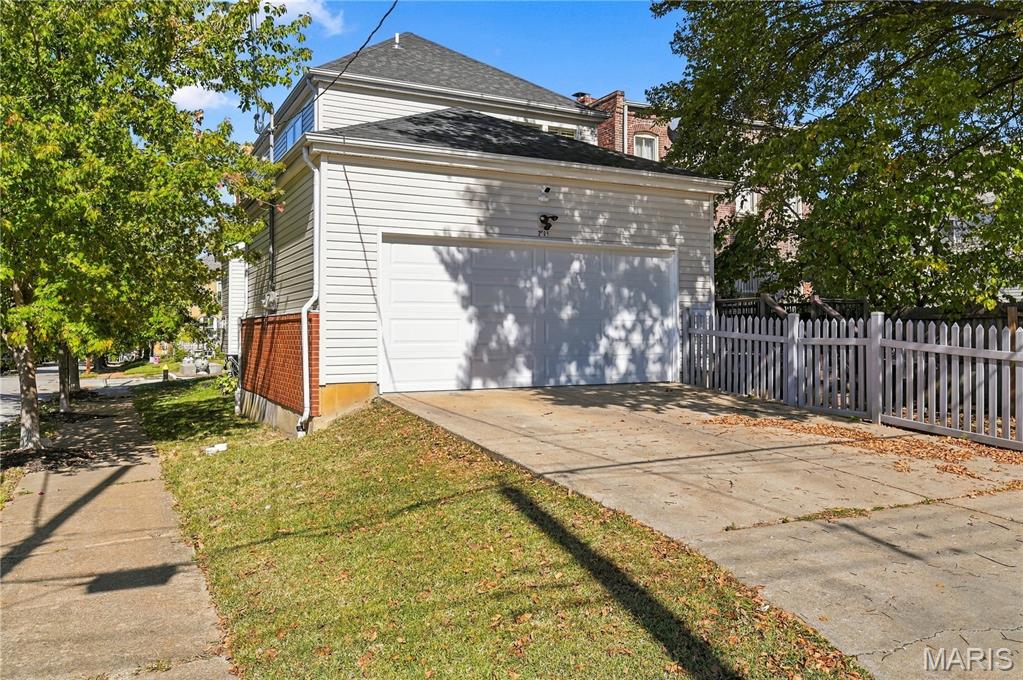 26061927 Property Photo 37