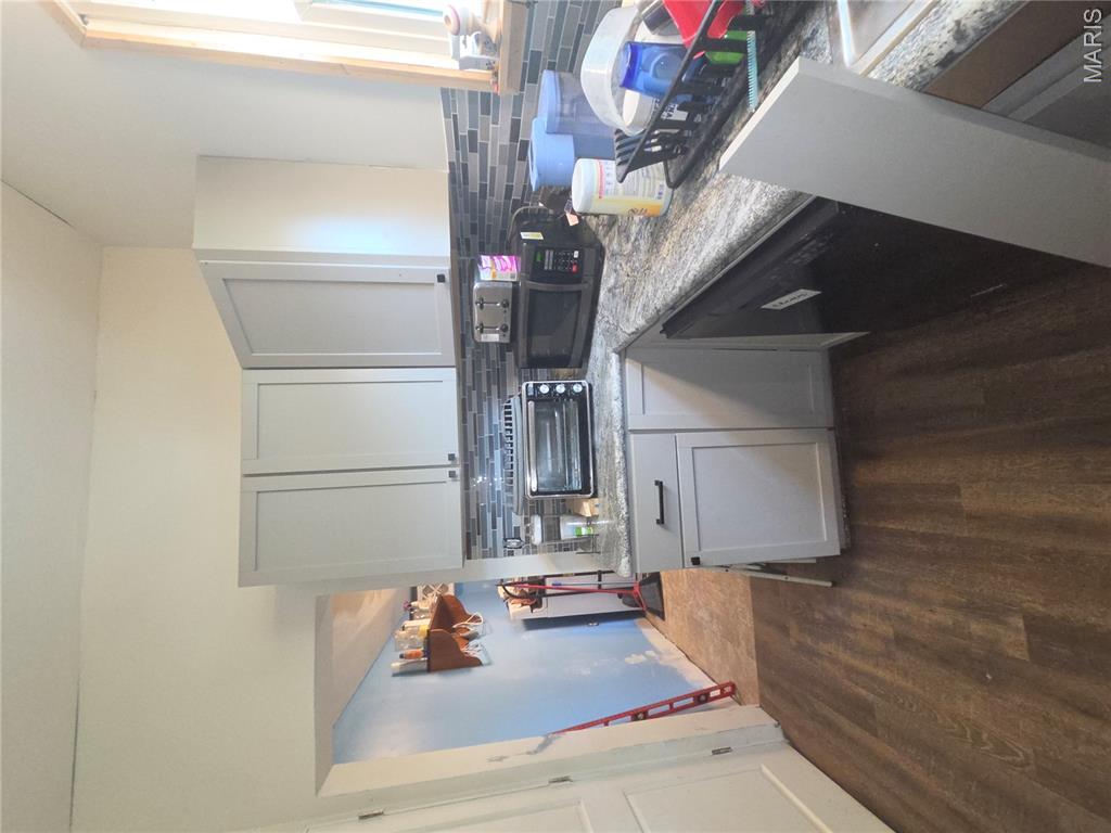 212 E James Boulevard Property Photo 5