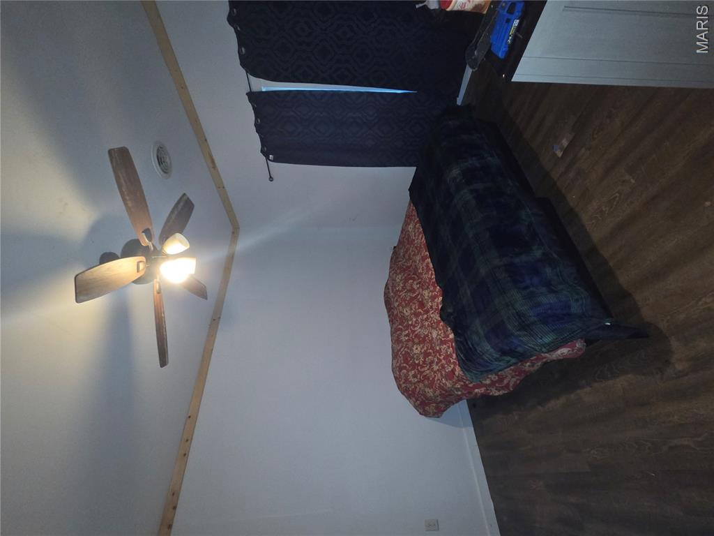 212 E James Boulevard Property Photo 8