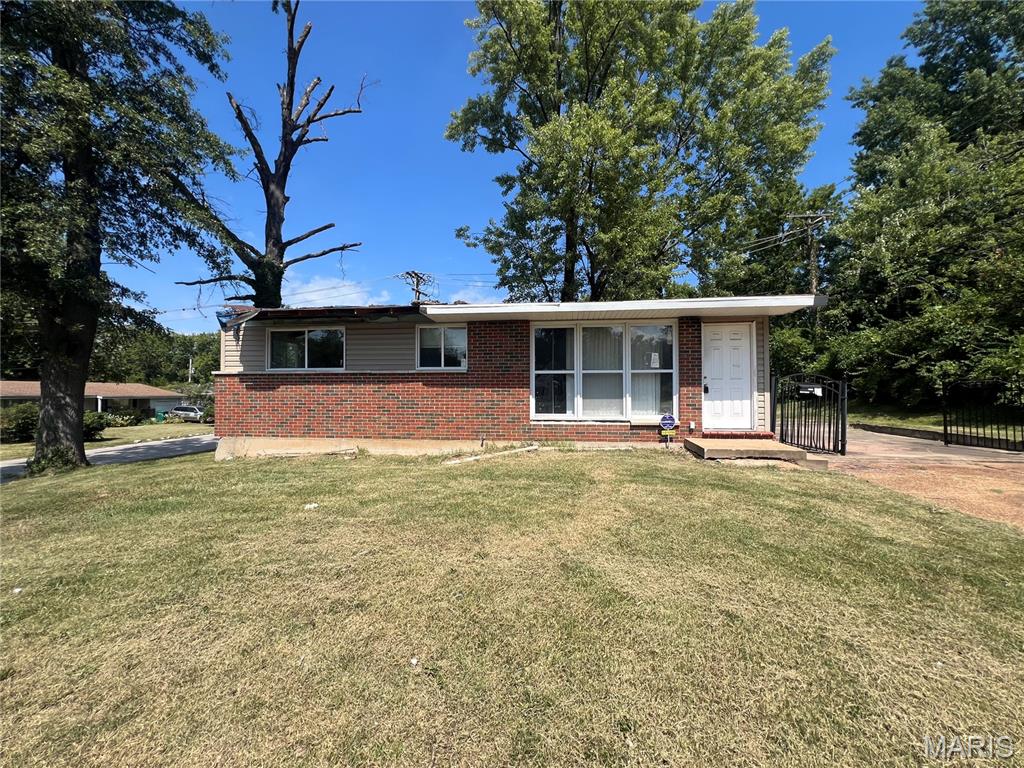 2241 Empress Drive Property Photo 1