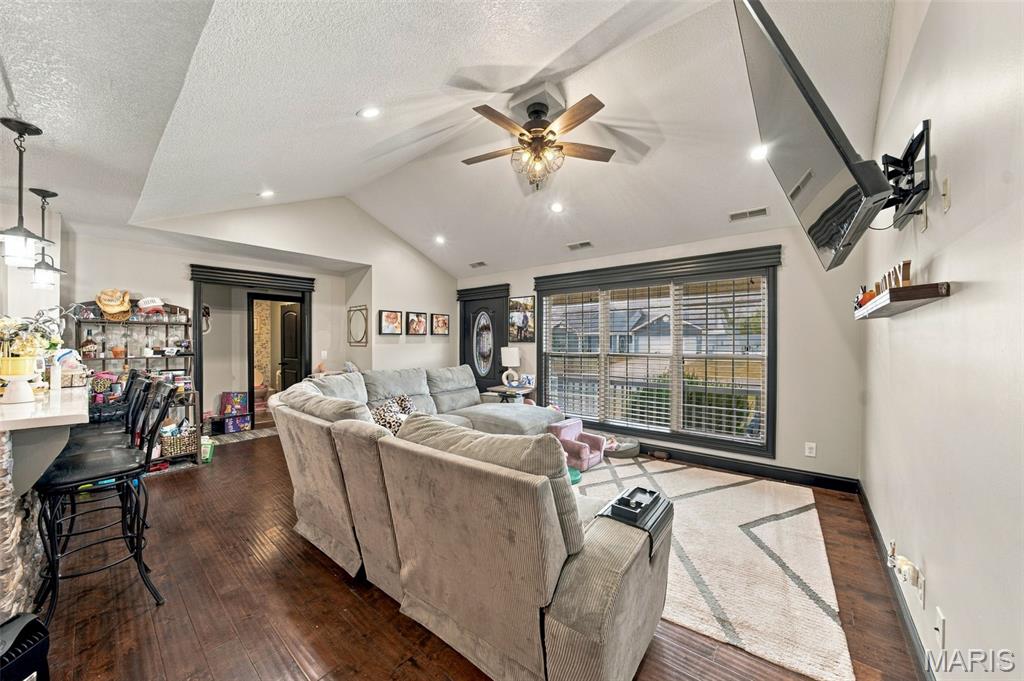 351 Murfield Property Photo 3