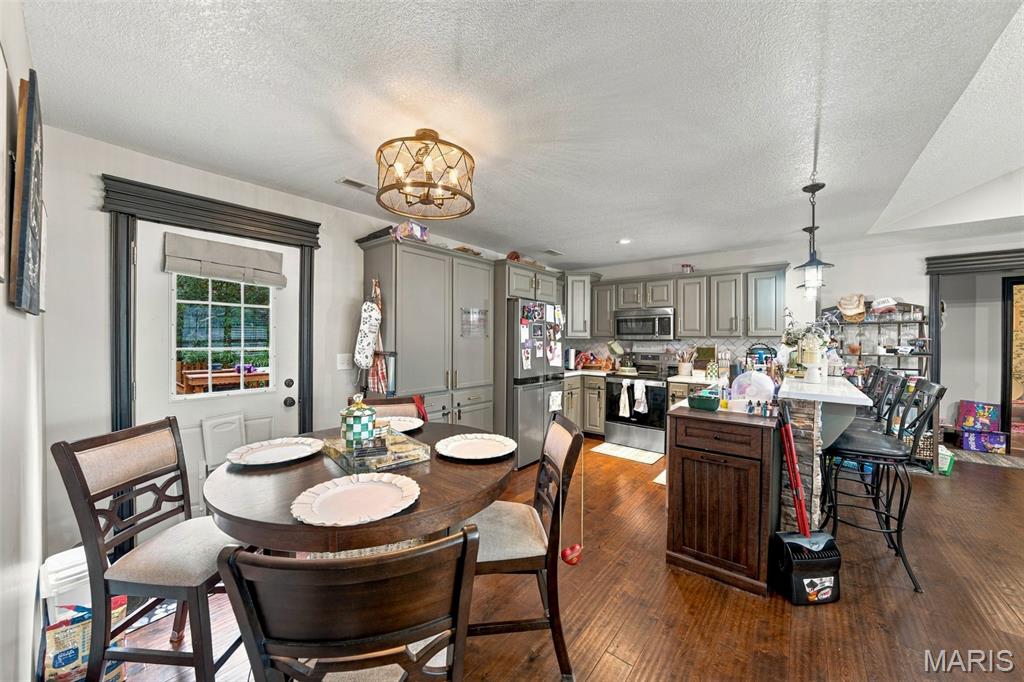 351 Murfield Property Photo 4