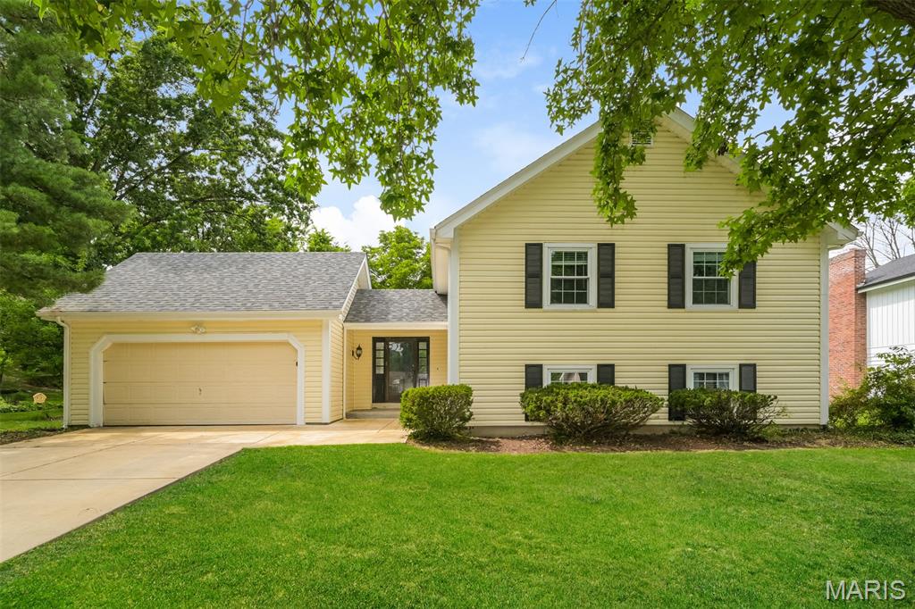 15027 Isleview Drive Property Photo 1