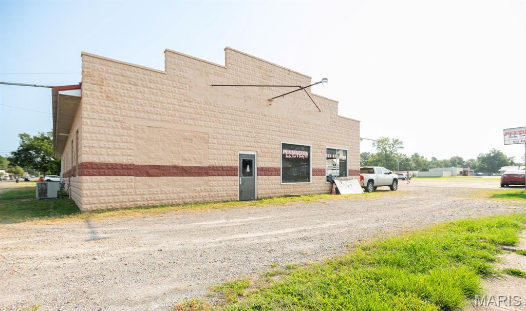 120 W Business Highway 60 Property Photo 1