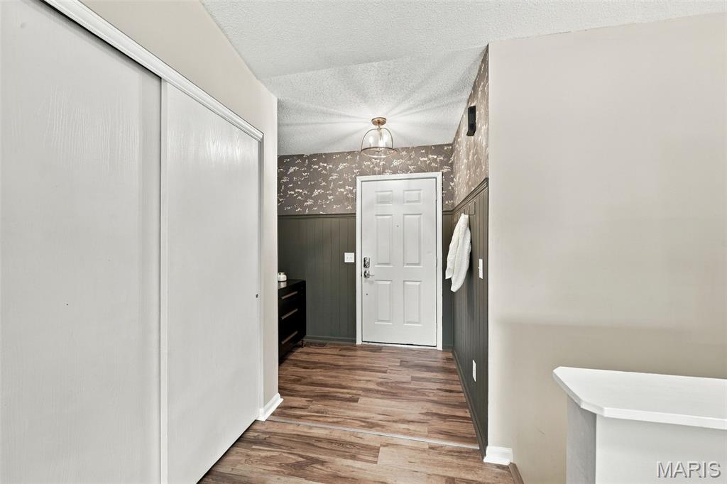 6 S Perry Circle Property Photo 4
