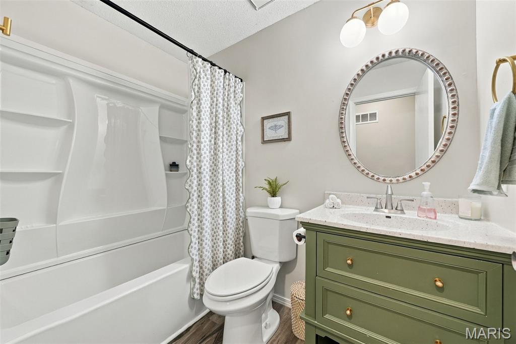 6 S Perry Circle Property Photo 21