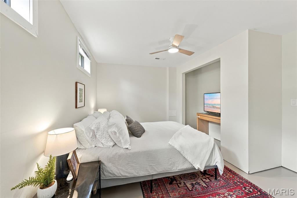 6 S Perry Circle Property Photo 25
