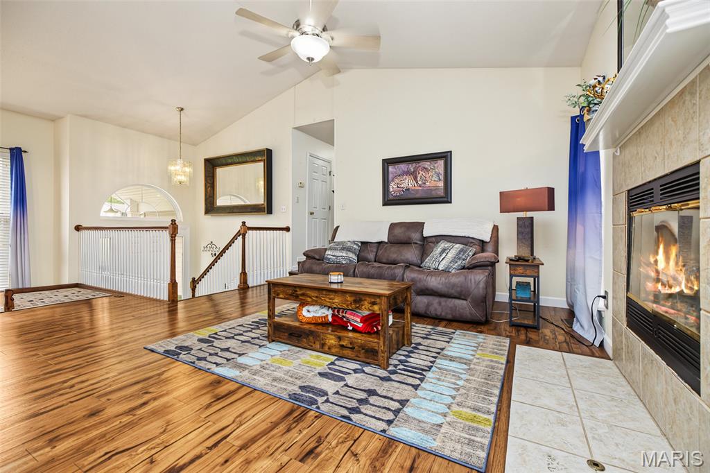 6 Club Court Property Photo 3