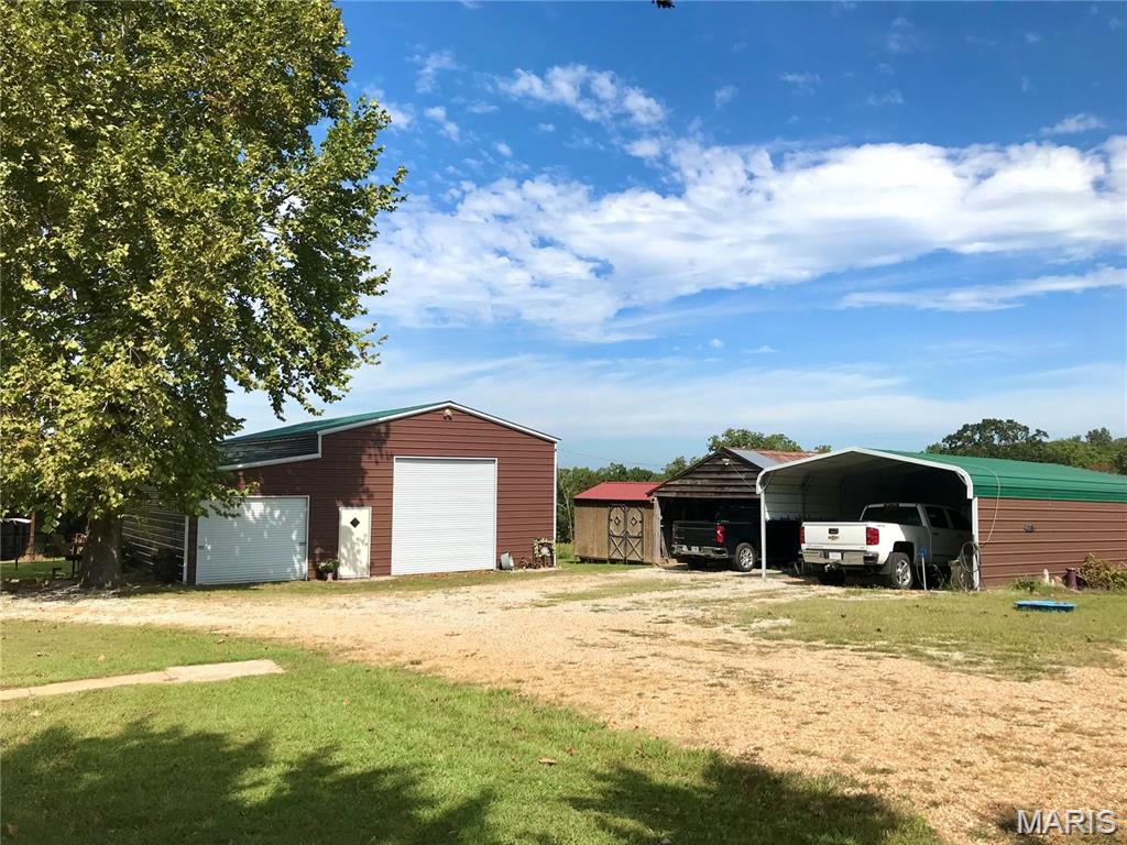 111 Highway U Property Photo 25