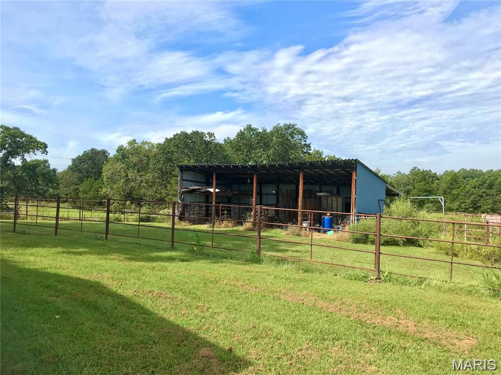 111 Highway U Property Photo 32
