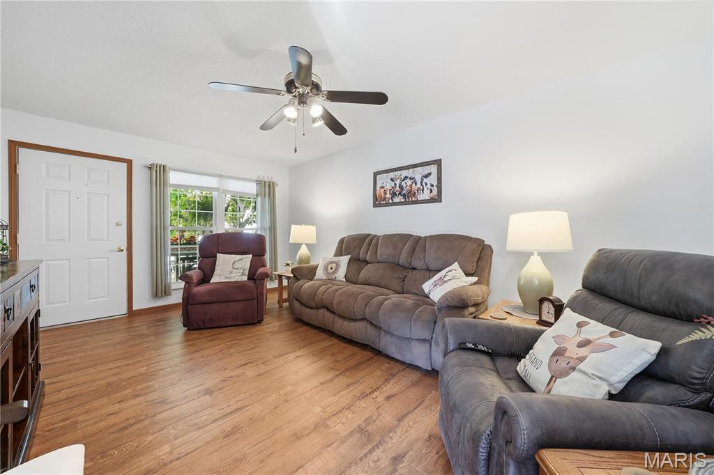 550 Spring Glen Drive Property Photo 3