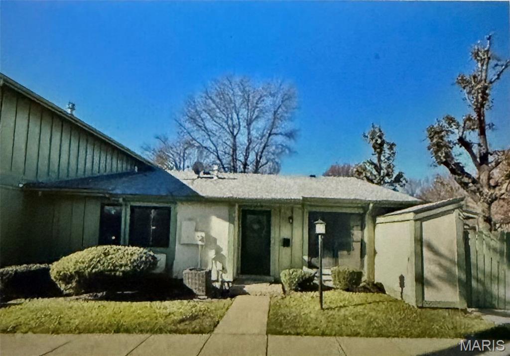 11118 Whispering Oaks Drive Property Photo 1