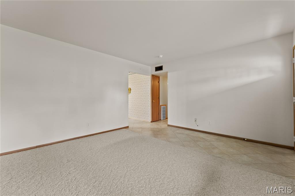 833 Weedel Drive Property Photo 5