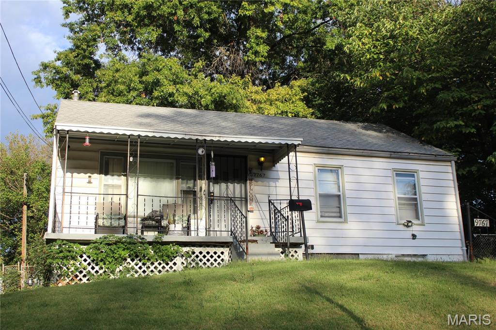 9767 Lilac Drive Property Photo 1
