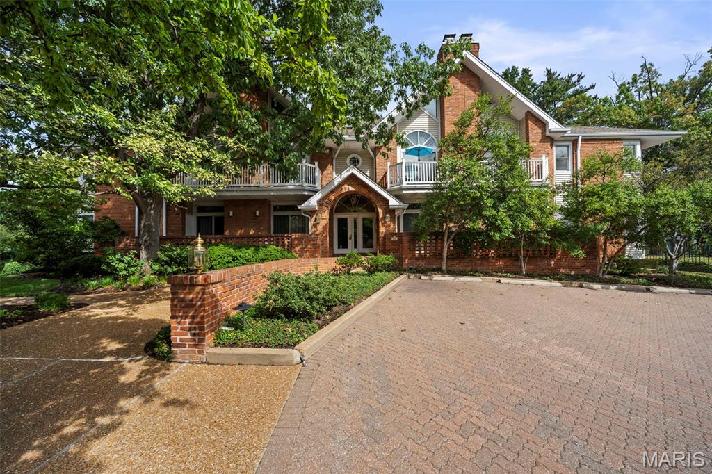 29 Country Club Terrace Property Photo 1