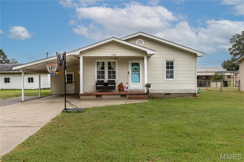 108 S West Street Property Photo 1