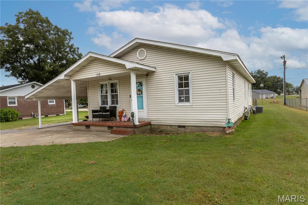 108 S West Street Property Photo 2