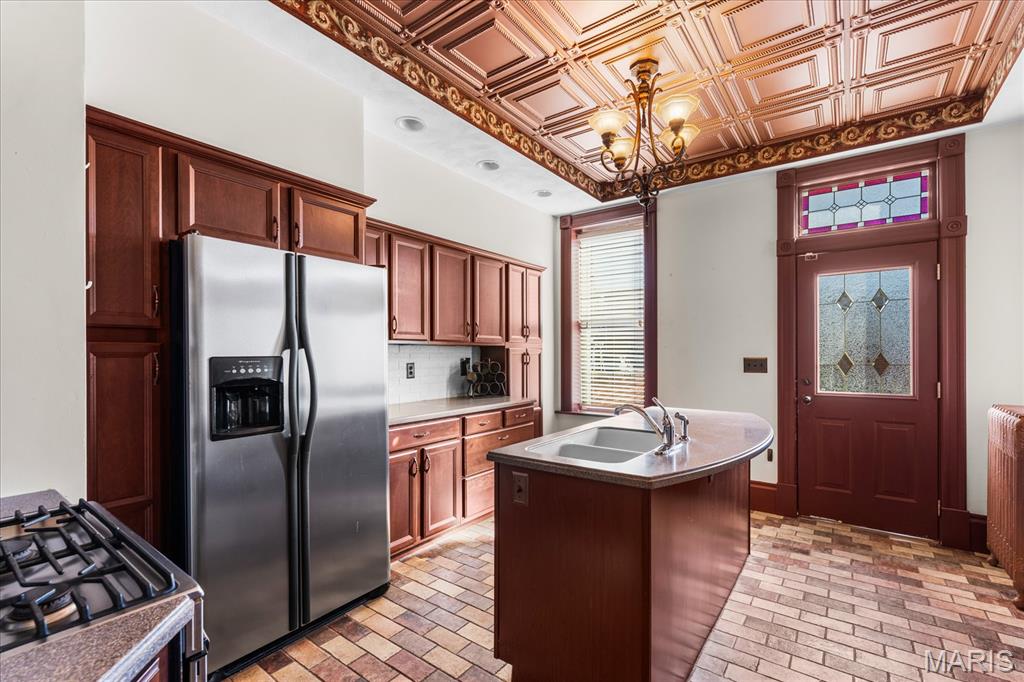 504 S High Street Property Photo 10