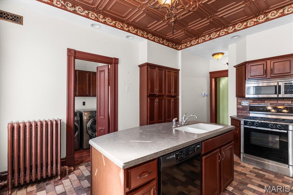 504 S High Street Property Photo 12