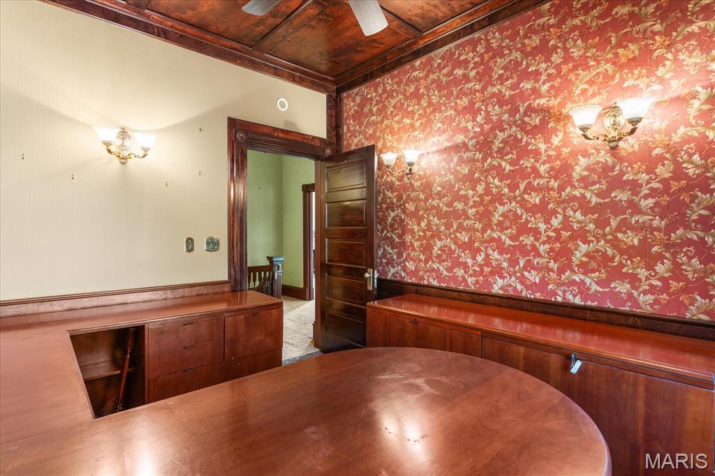 504 S High Street Property Photo 19