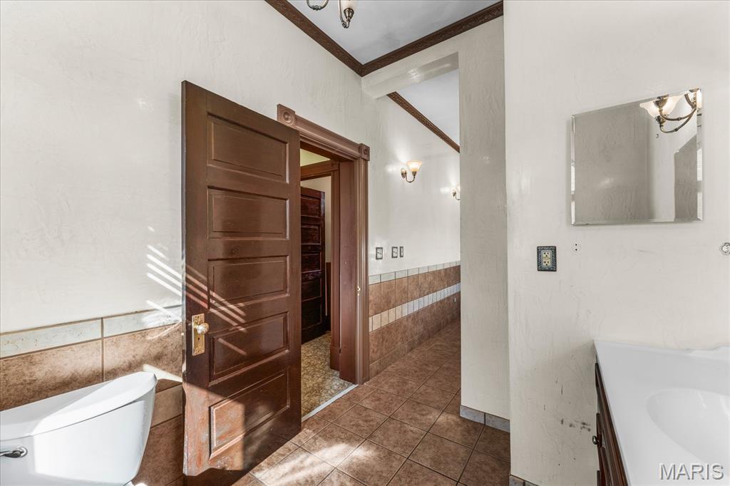 504 S High Street Property Photo 29
