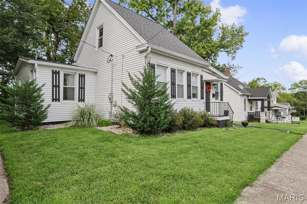 323 W Cleveland Avenue Property Photo 3
