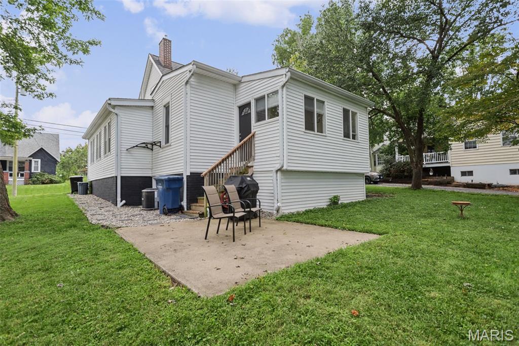 323 W Cleveland Avenue Property Photo 4
