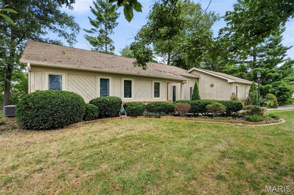 14619 Hunters Point Property Photo 1