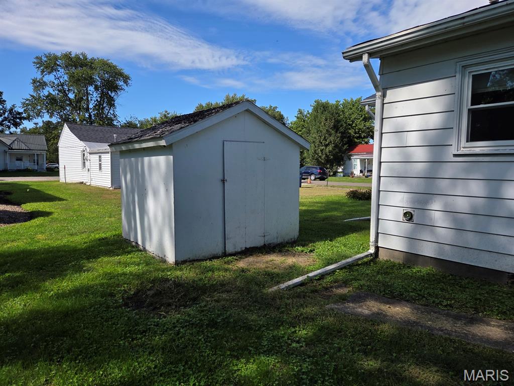 407 Madison Street Property Photo 6