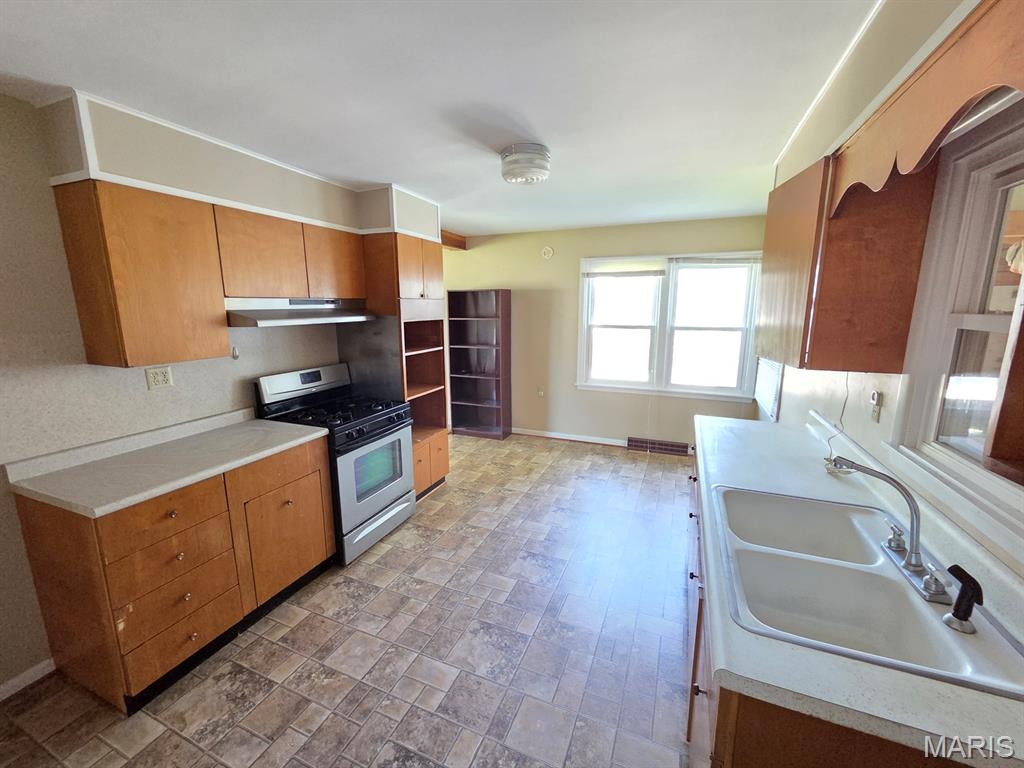 407 Madison Street Property Photo 8