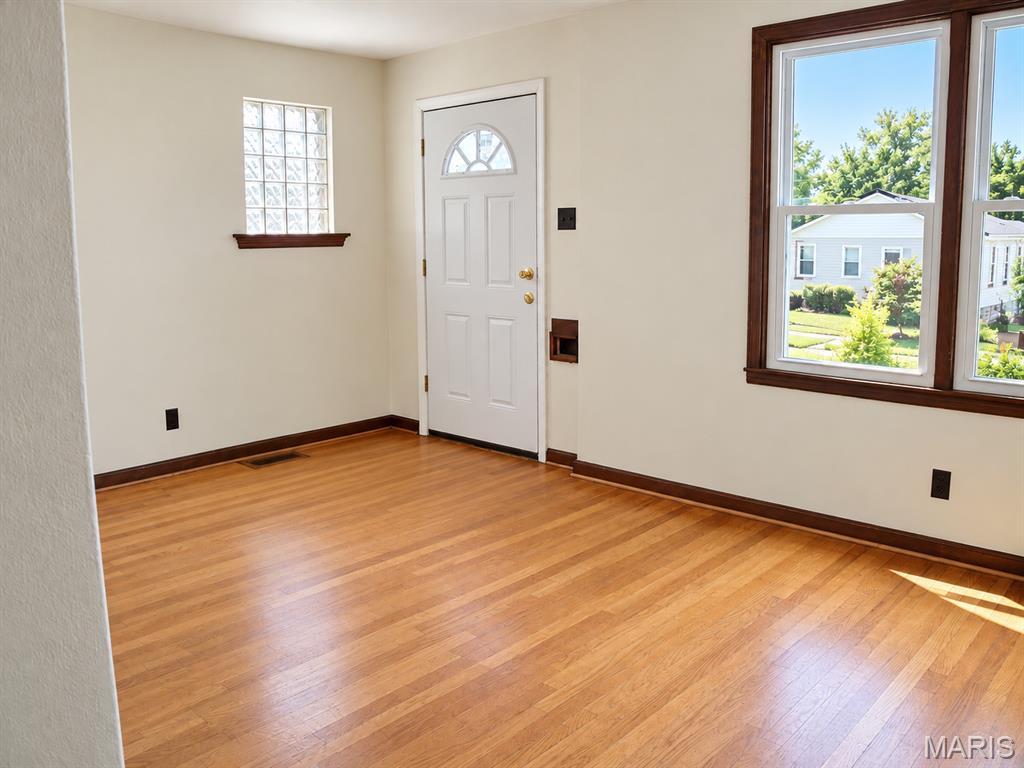 8522-8524 Mathilda Avenue Property Photo 3