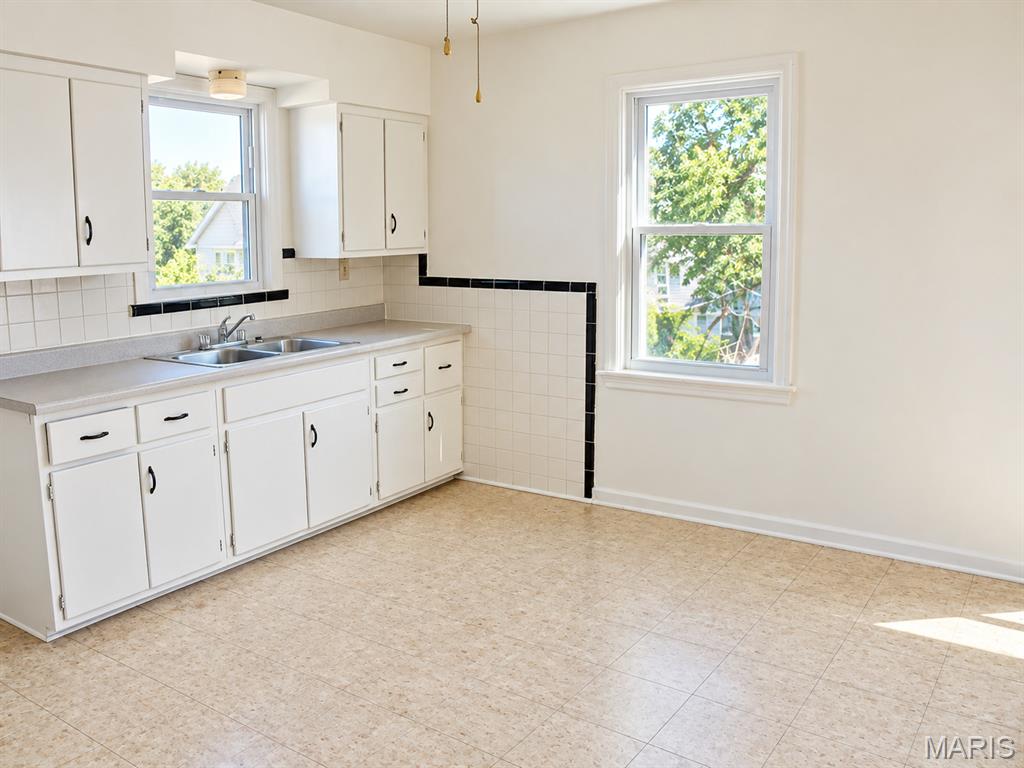 8522-8524 Mathilda Avenue Property Photo 12