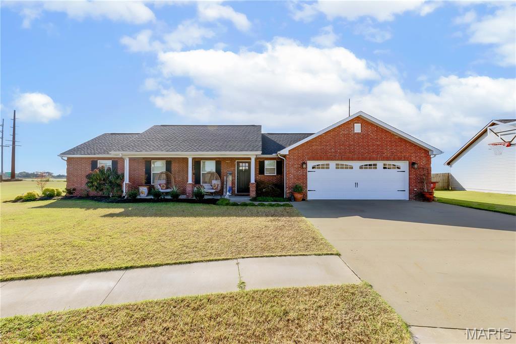 1215 Huntress Property Photo 1