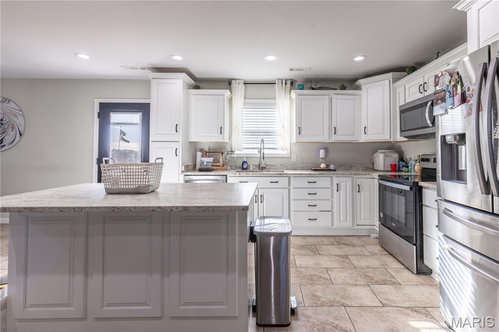 1215 Huntress Property Photo 4