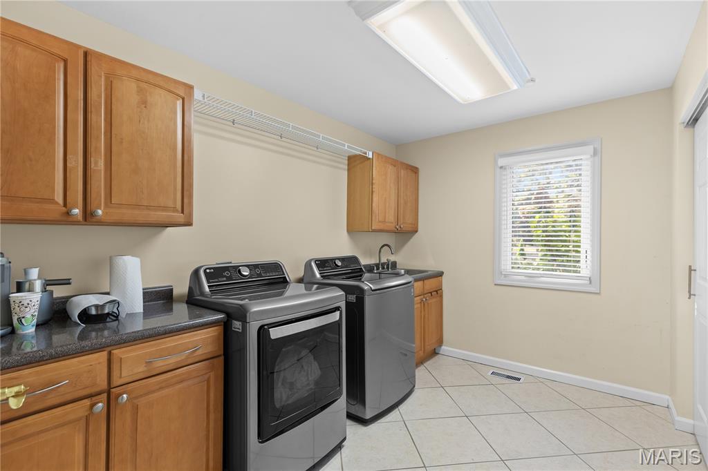 11929 Clayton Road Property Photo 19