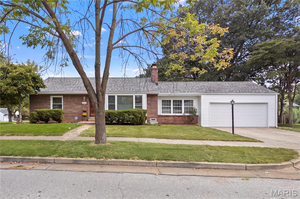 1252 Liggett Avenue Property Photo 1