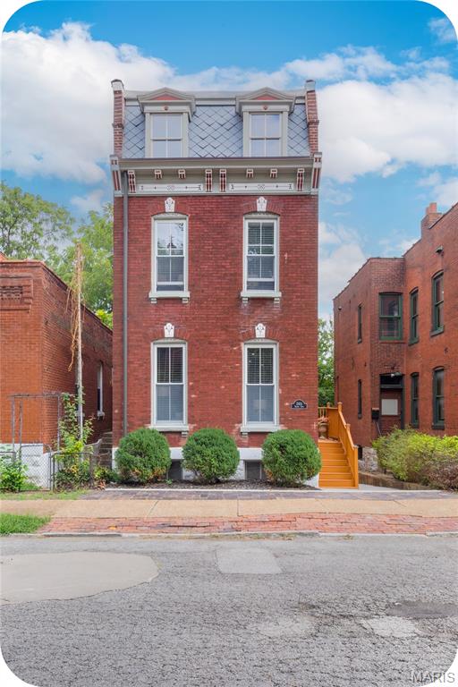2414 S 11th Street Property Photo 1