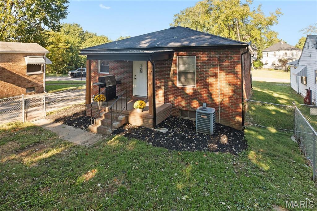 710 N Keebler Avenue Property Photo 22