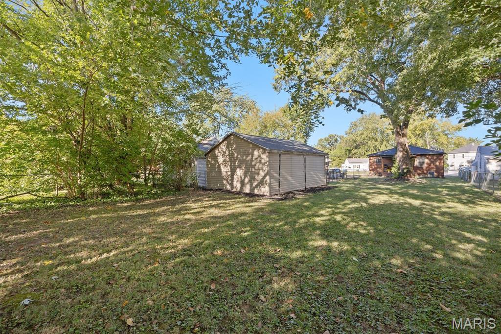 710 N Keebler Avenue Property Photo 23