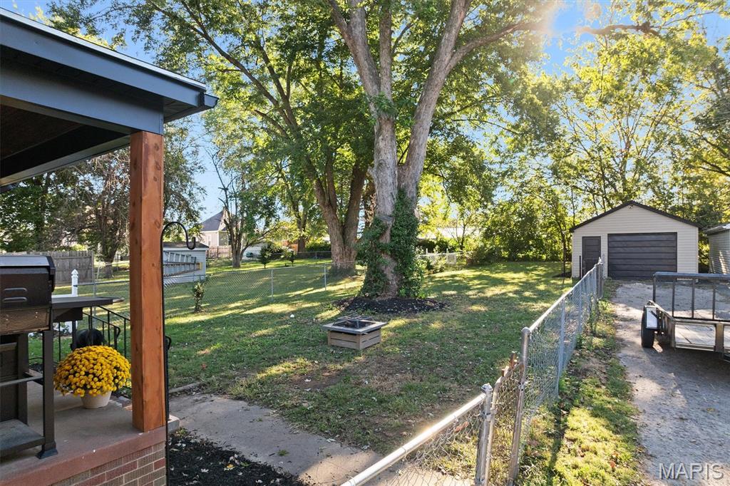 710 N Keebler Avenue Property Photo 24