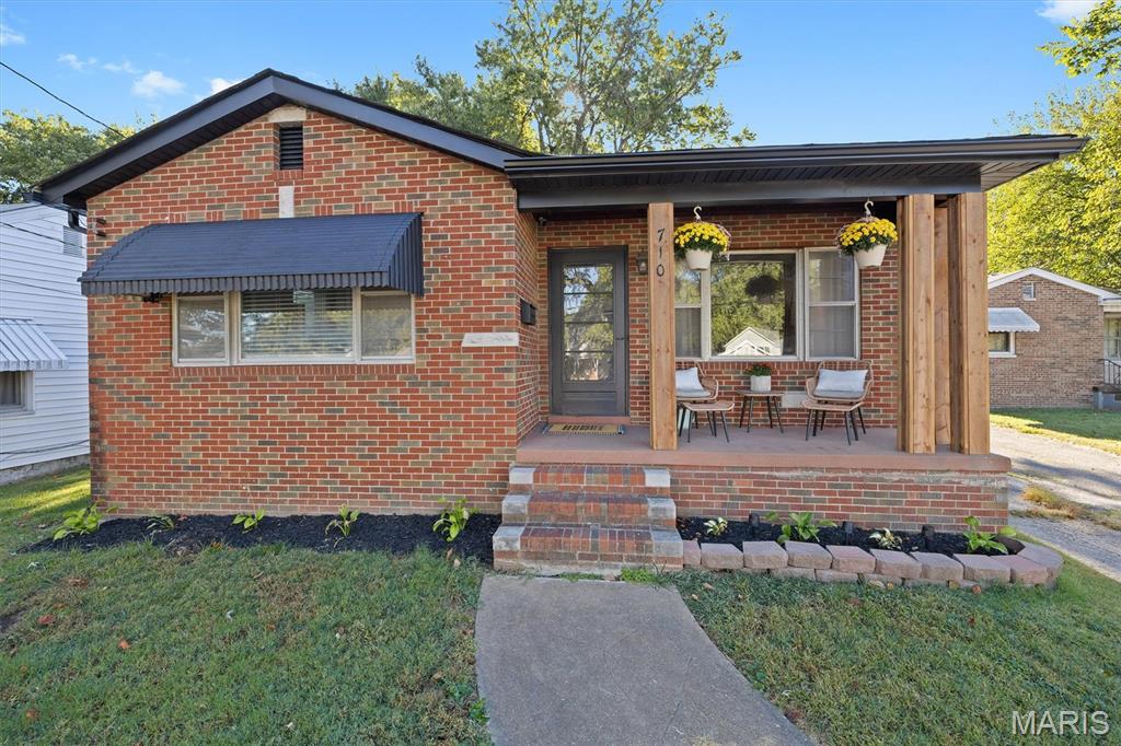 710 N Keebler Avenue Property Photo 26