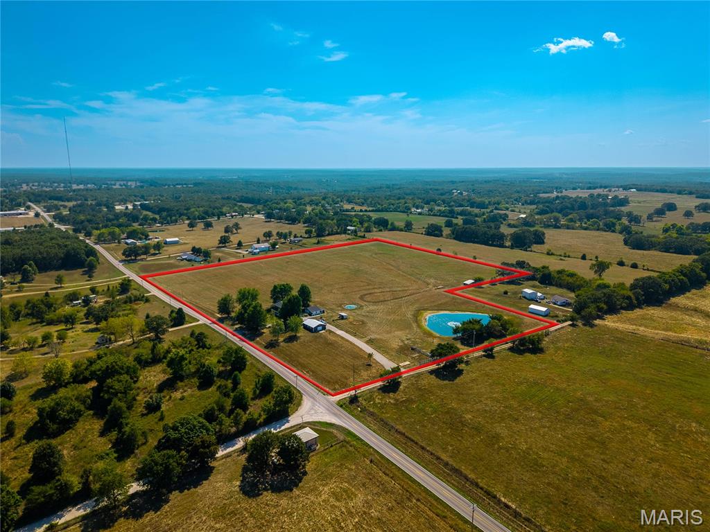 33961 Highway D Property Photo 2