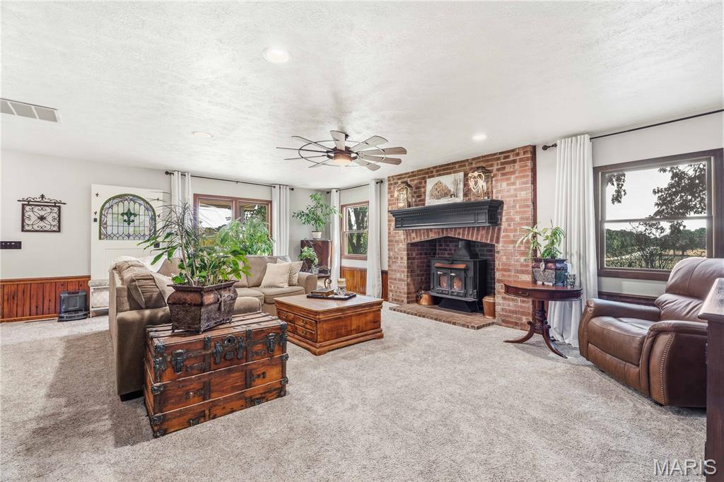 33961 Highway D Property Photo 3